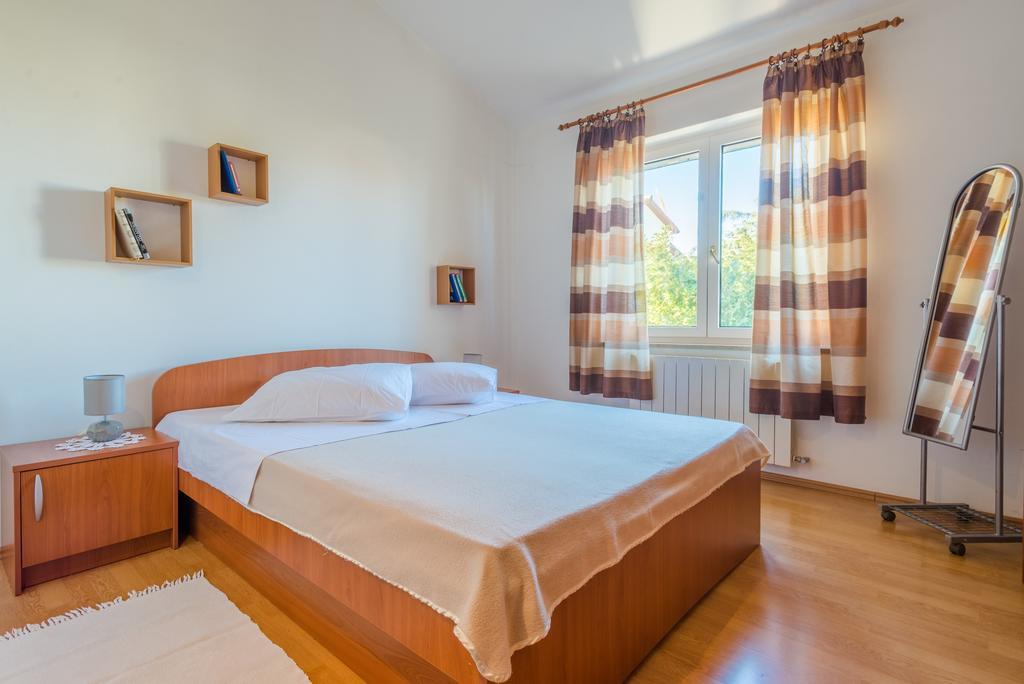Apartment Majoran Pula Extérieur photo