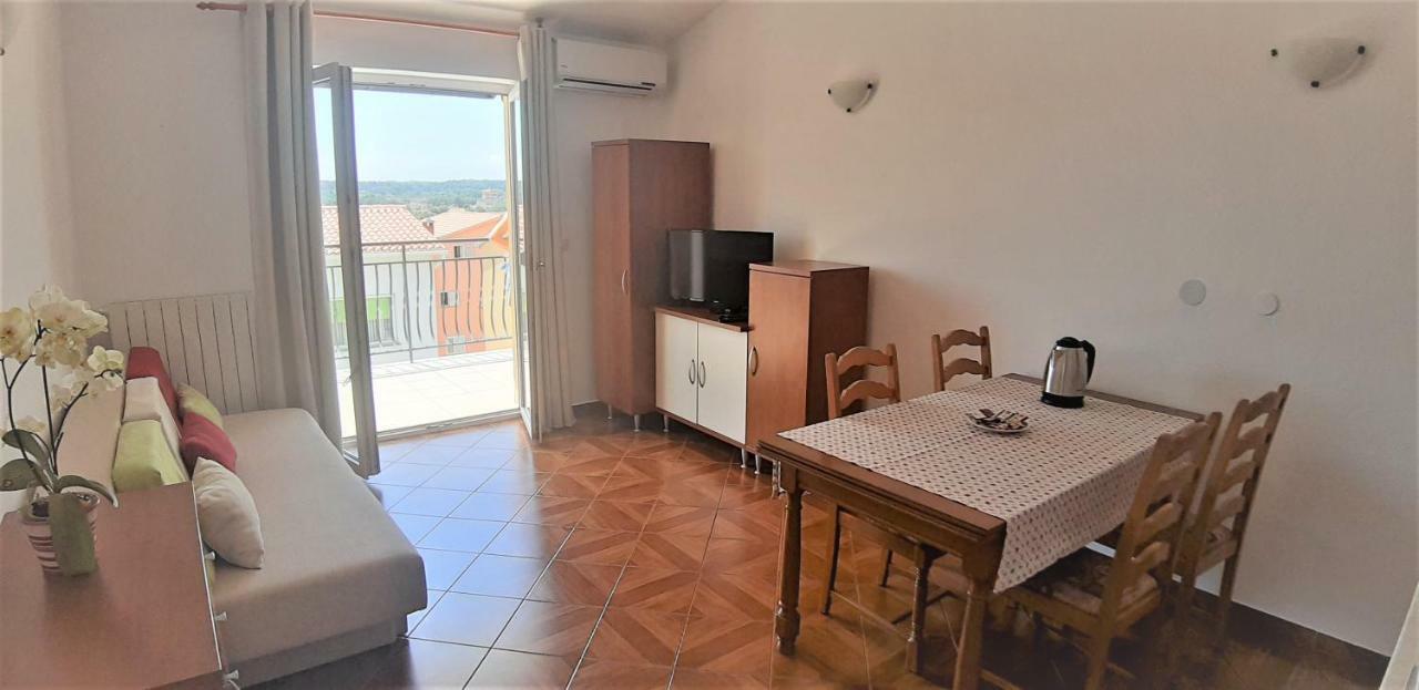 Apartment Majoran Pula Extérieur photo